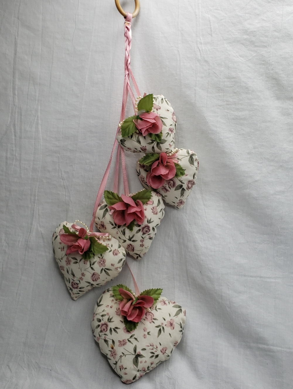 Vintage Pink Roses Hanging Hearts Wall Decor